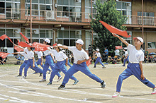 創立150年記念の運動会楽しむ