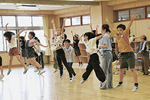 吉田小が校歌ダンス